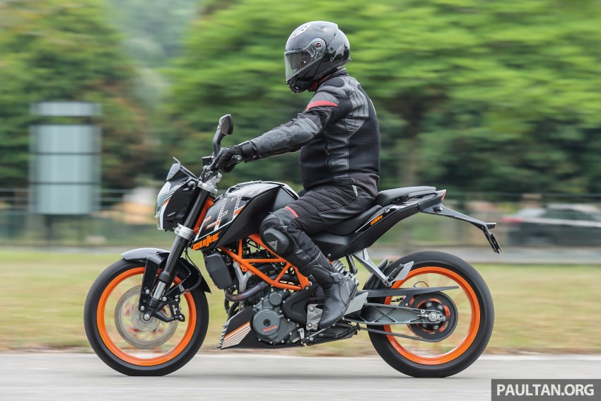 REVIEW: 2016 KTM Duke 250 and RC250 – good handling and good looks at an entry-level price 472587