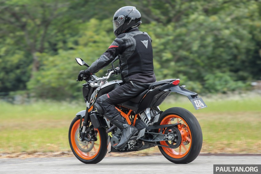REVIEW: 2016 KTM Duke 250 and RC250 – good handling and good looks at an entry-level price 472589