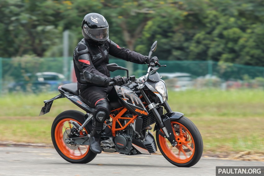 REVIEW: 2016 KTM Duke 250 and RC250 – good handling and good looks at an entry-level price 472591