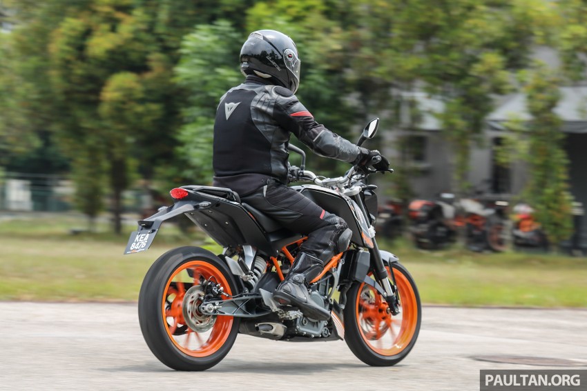 REVIEW: 2016 KTM Duke 250 and RC250 – good handling and good looks at an entry-level price 472593