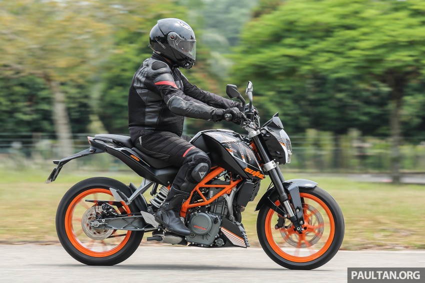 REVIEW: 2016 KTM Duke 250 and RC250 – good handling and good looks at an entry-level price 472594