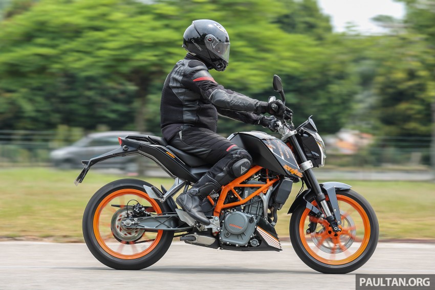 REVIEW: 2016 KTM Duke 250 and RC250 – good handling and good looks at an entry-level price 472595