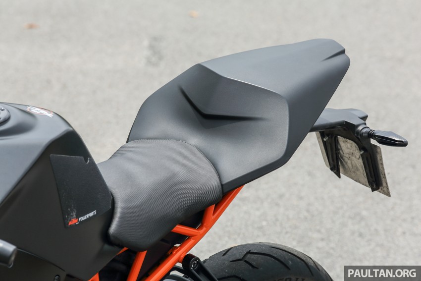 REVIEW: 2016 KTM Duke 250 and RC250 – good handling and good looks at an entry-level price 472602
