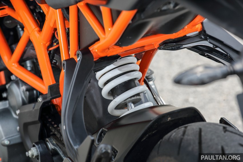 REVIEW: 2016 KTM Duke 250 and RC250 – good handling and good looks at an entry-level price 472606