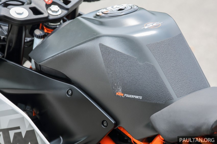 REVIEW: 2016 KTM Duke 250 and RC250 – good handling and good looks at an entry-level price 472608