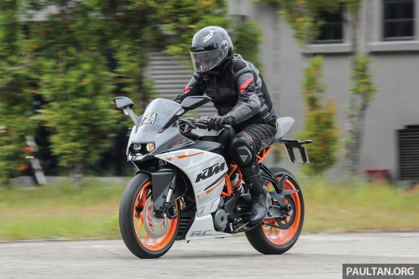 REVIEW: 2016 KTM Duke 250 and RC250 – good handling and good looks at an entry-level price 472624
