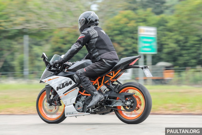 REVIEW: 2016 KTM Duke 250 and RC250 – good handling and good looks at an entry-level price 472628