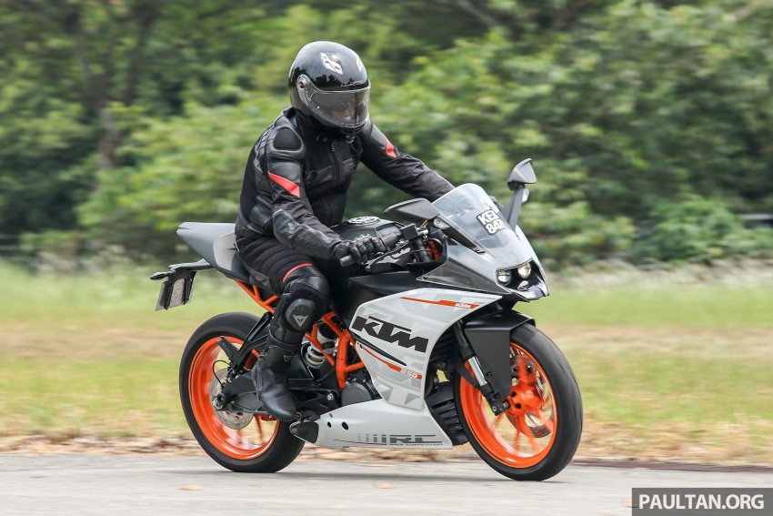 REVIEW: 2016 KTM Duke 250 and RC250 – good handling and good looks at an entry-level price 472629