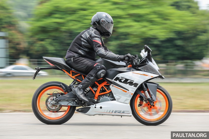 REVIEW: 2016 KTM Duke 250 and RC250 – good handling and good looks at an entry-level price 472633