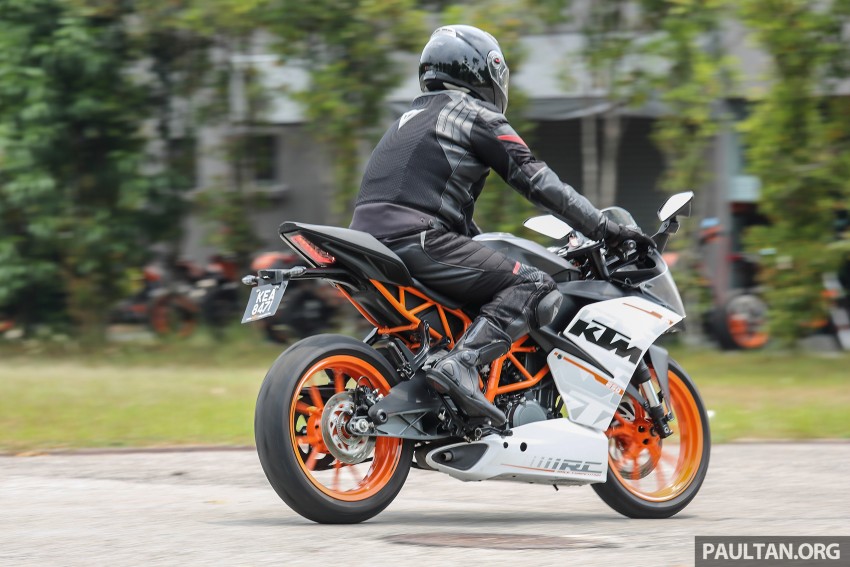 REVIEW: 2016 KTM Duke 250 and RC250 – good handling and good looks at an entry-level price 472634