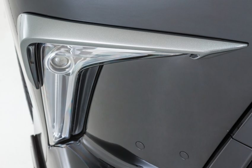 2016 Lexus LX 570 by Larte Design shown in the flesh 485674