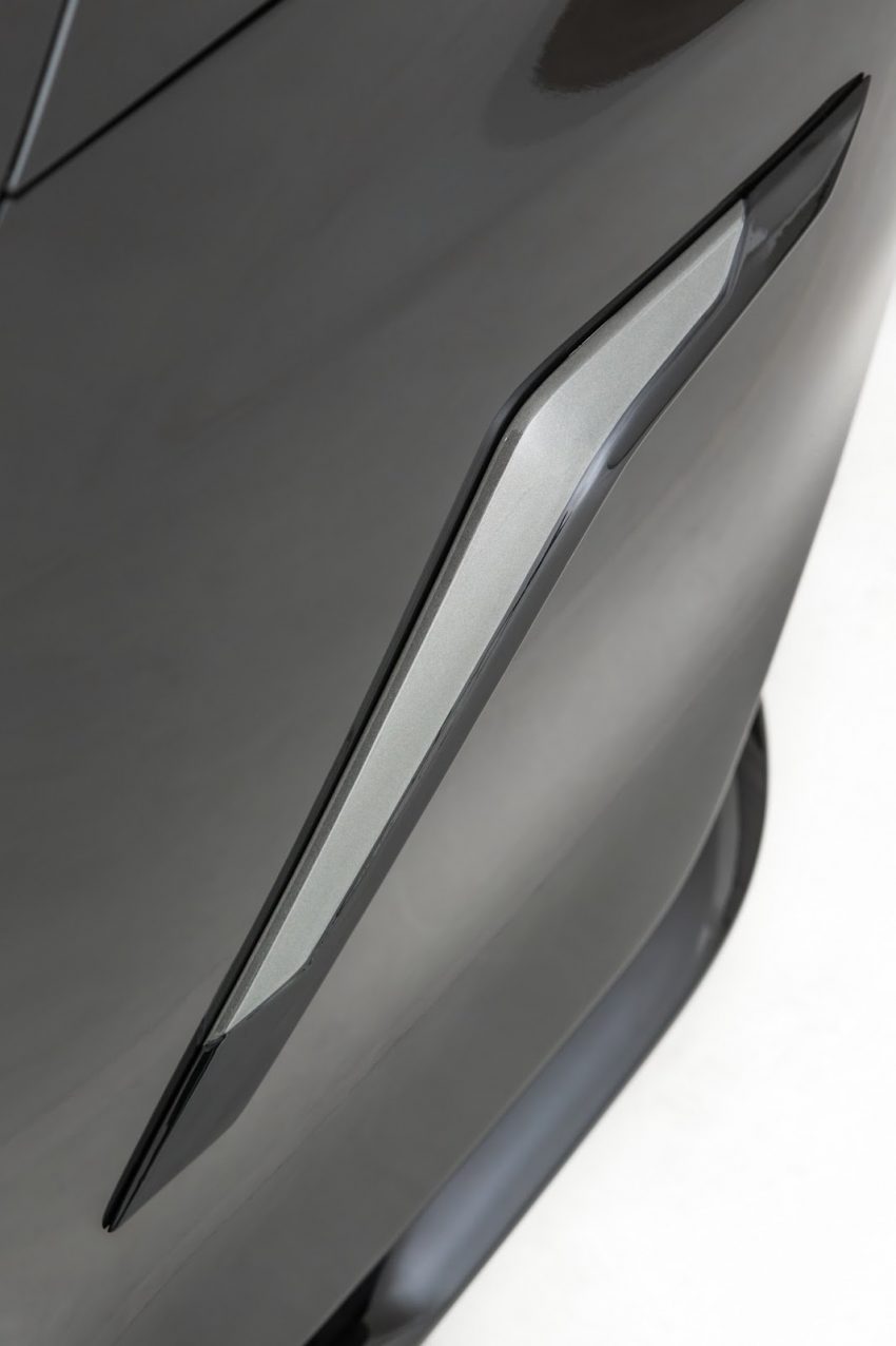 2016 Lexus LX 570 by Larte Design shown in the flesh 485662