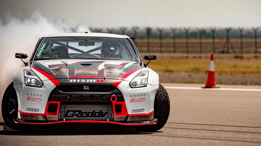 VIDEO: Nissan GT-R sets new world record for fastest ever drift – 304.96 km/h, 1,380 hp, rear-wheel drive 473736