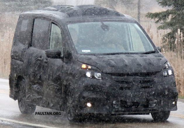 Nissan Serena spyshots-01