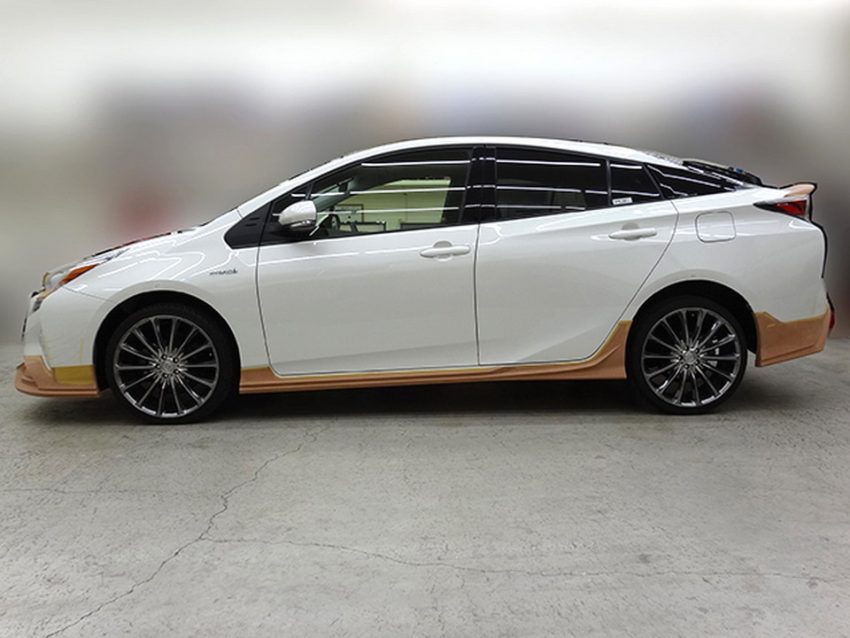 Toyota Prius teased again with Wald’s Sport Line kit 480978