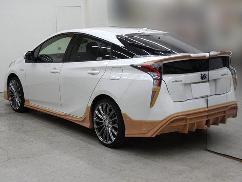 Toyota Prius teased again with Wald’s Sport Line kit 480980