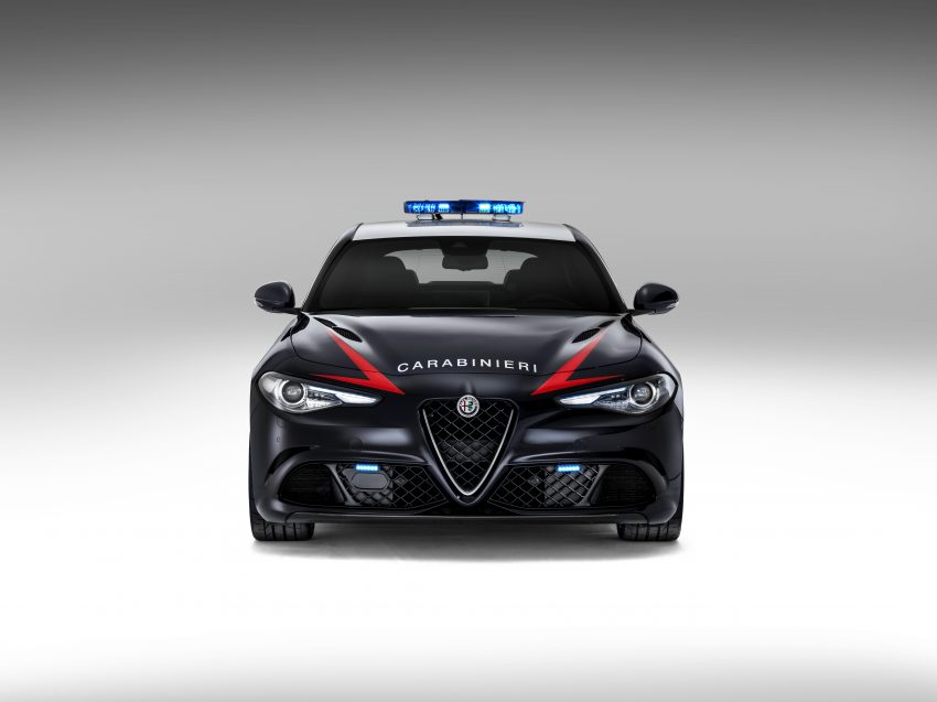 Alfa Romeo Giulia Quadrifoglio joins Italian Carabinieri 489048