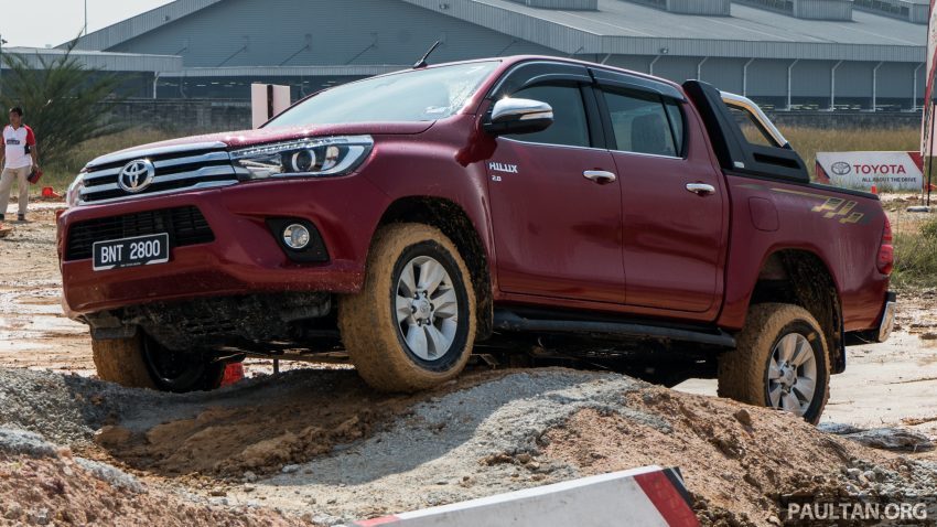 DRIVEN: 2016 Toyota Hilux and Fortuner – first impressions of the new pick-up and SUV in Malaysia 488013