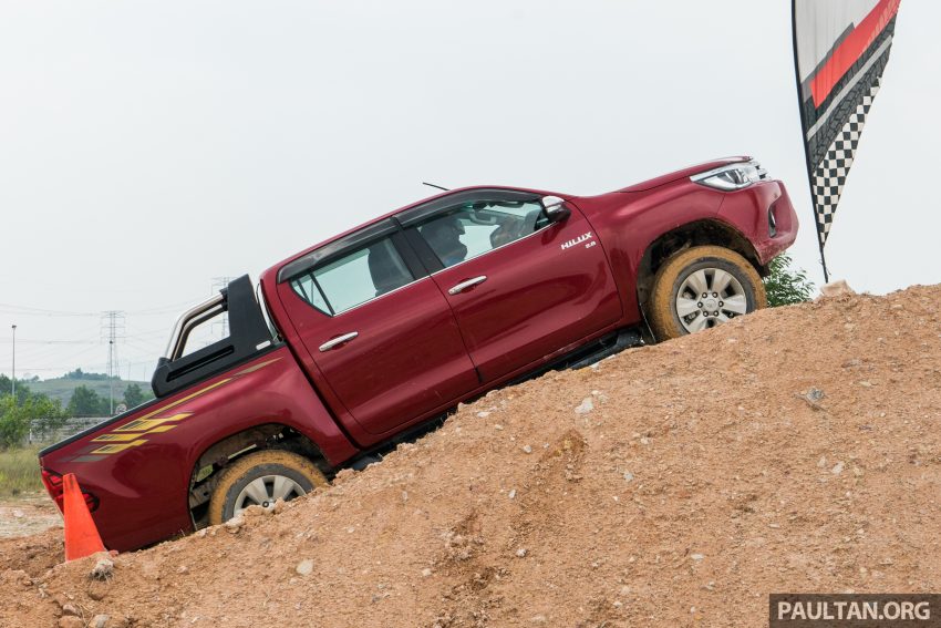 DRIVEN: 2016 Toyota Hilux and Fortuner – first impressions of the new pick-up and SUV in Malaysia 488020