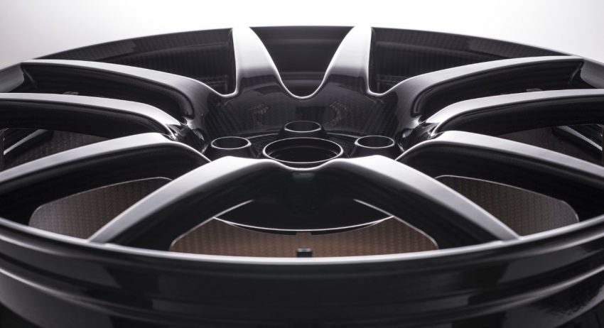 Ford GT akan ditawarkan dengan pilihan roda gentian-karbon 20-inci opsyenal – 25% lebih ringan 494885