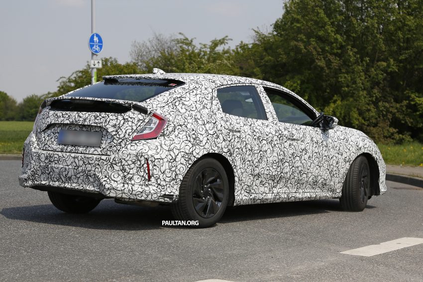 SPYSHOTS: 2017 Honda Civic Hatchback seen testing 487844