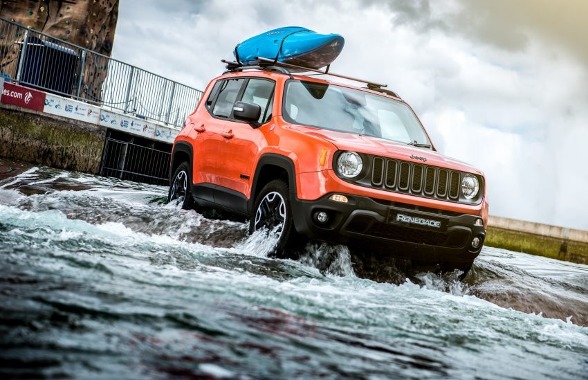 VIDEO: Watch a Jeep Renegade go white water rafting 491437
