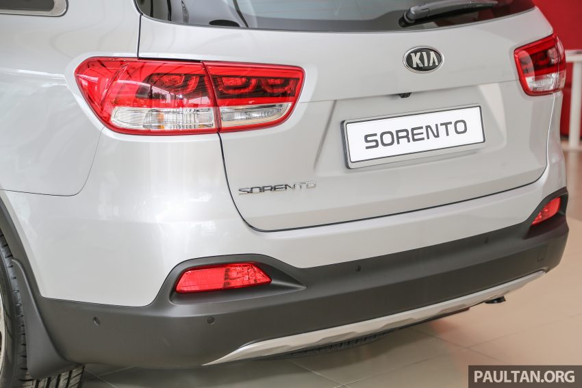 2016 Kia Sorento on display at dealers before launch 498097