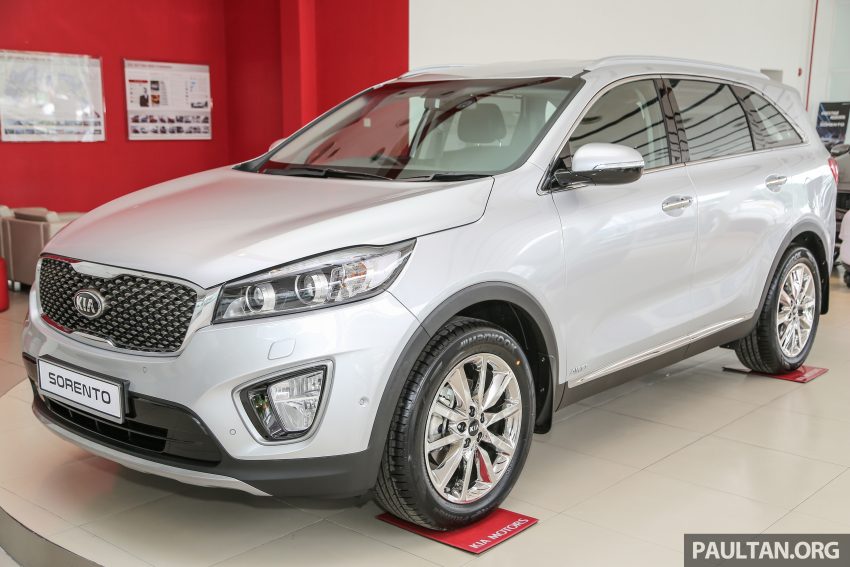 2016 Kia Sorento on display at dealers before launch 498081