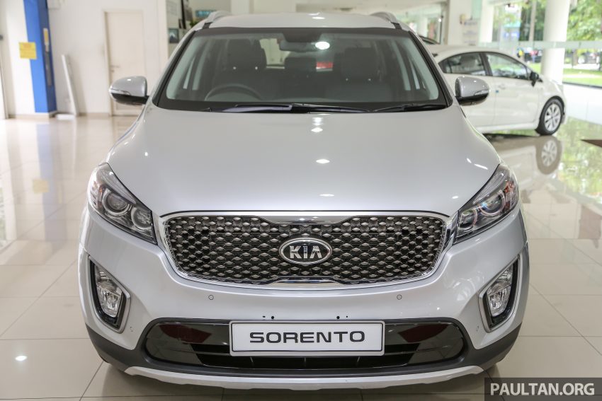 2016 Kia Sorento on display at dealers before launch 498001