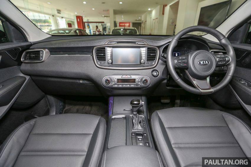 2016 Kia Sorento on display at dealers before launch 498056