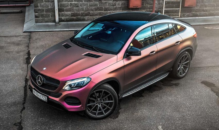 Mercedes-Benz GLE Coupe gets “multicolour” wrap 490786