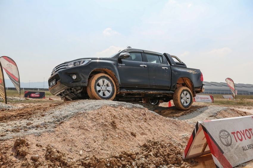 DRIVEN: 2016 Toyota Hilux and Fortuner – first impressions of the new pick-up and SUV in Malaysia 491849