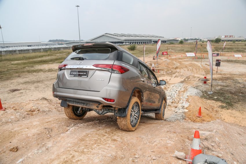 DRIVEN: 2016 Toyota Hilux and Fortuner – first impressions of the new pick-up and SUV in Malaysia 491863