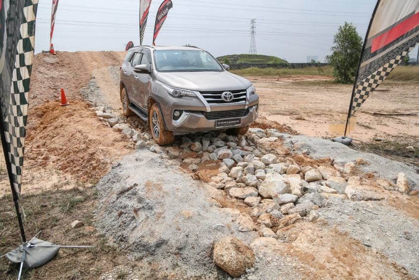 DRIVEN: 2016 Toyota Hilux and Fortuner – first impressions of the new pick-up and SUV in Malaysia 491865