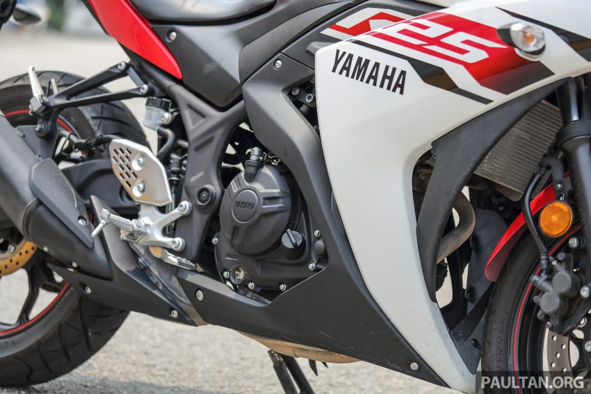 REVIEW: 2015 Yamaha YZF-R25 – fun with the baby ‘R’ 493062