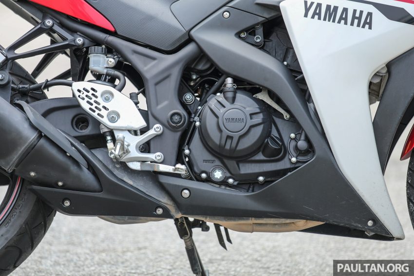 REVIEW: 2015 Yamaha YZF-R25 – fun with the baby ‘R’ 493068