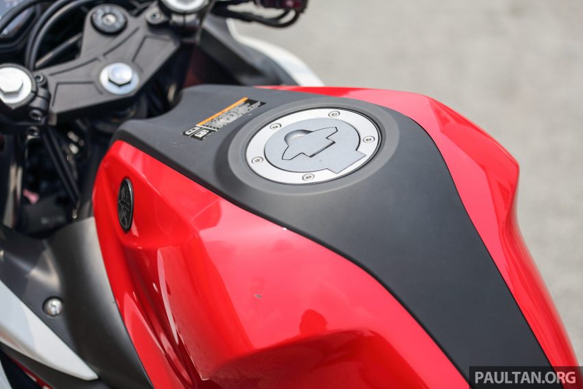 REVIEW: 2015 Yamaha YZF-R25 – fun with the baby ‘R’ 493080