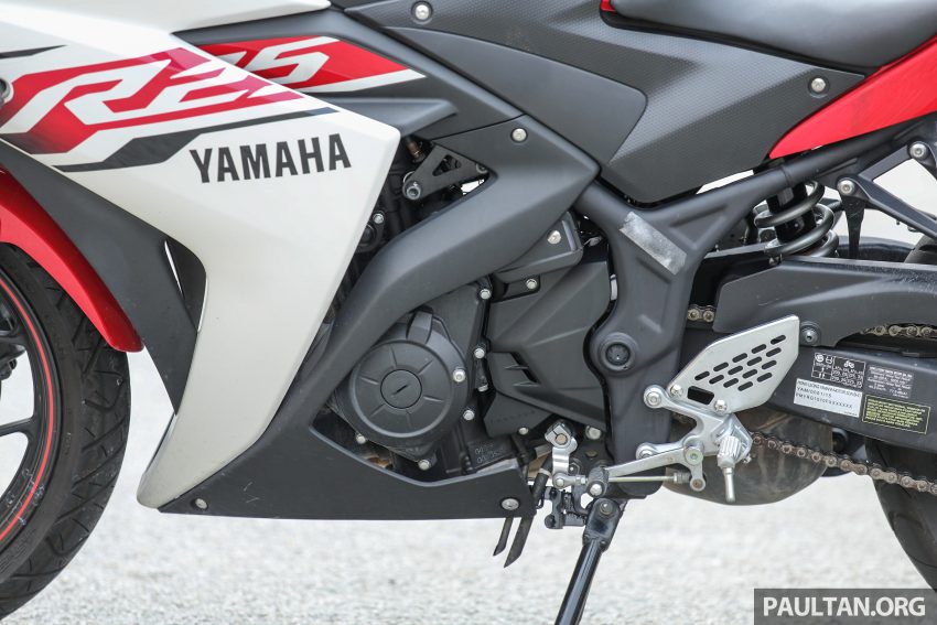 REVIEW: 2015 Yamaha YZF-R25 – fun with the baby ‘R’ 493086