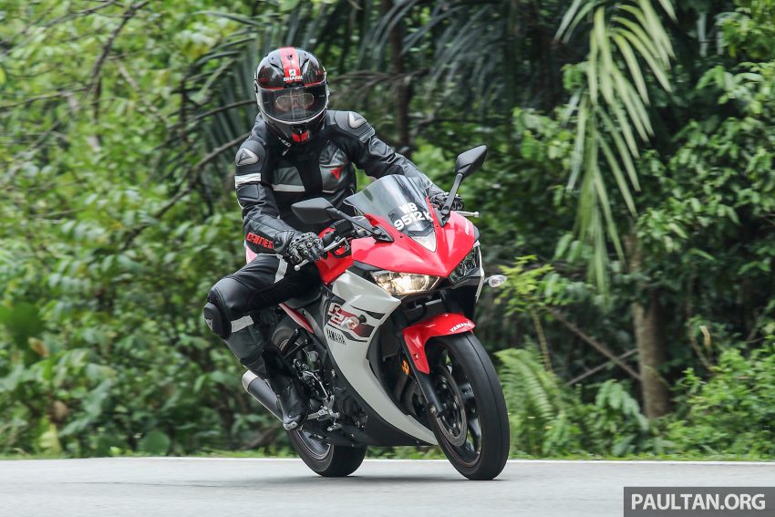 REVIEW: 2015 Yamaha YZF-R25 – fun with the baby ‘R’ 493093
