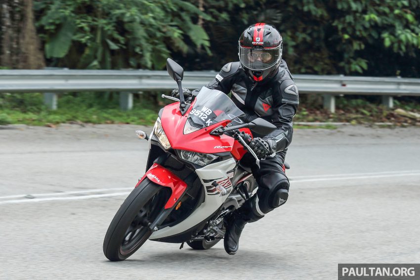 REVIEW: 2015 Yamaha YZF-R25 – fun with the baby ‘R’ 493095