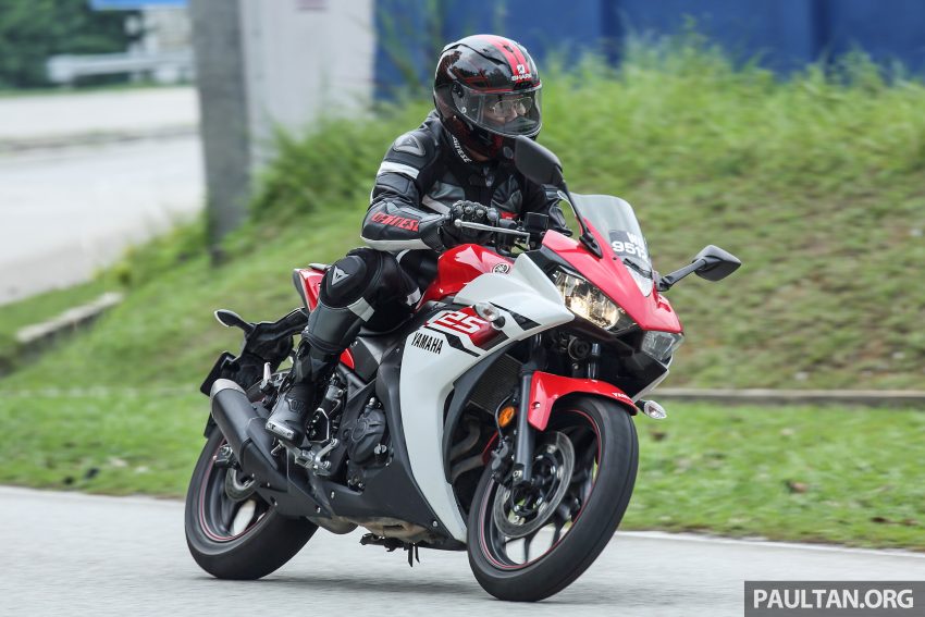REVIEW: 2015 Yamaha YZF-R25 – fun with the baby ‘R’ 493102