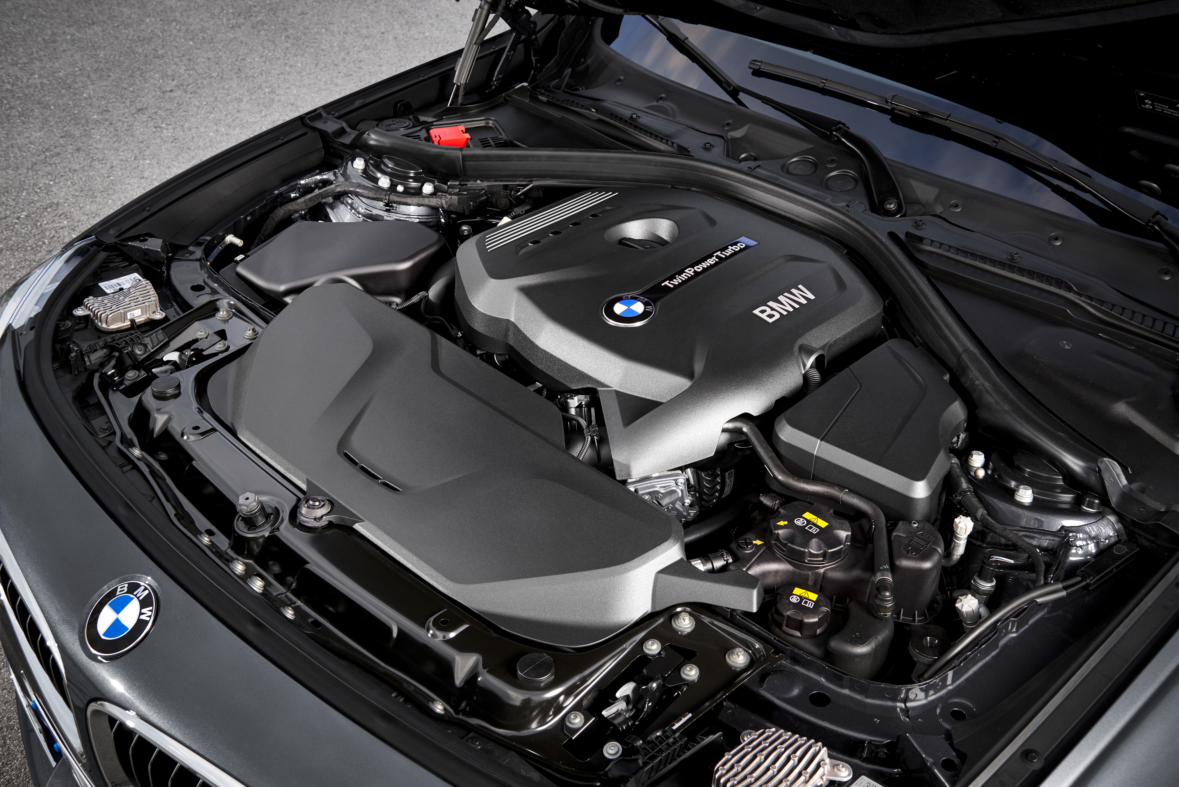 Двигатель бмв 320i. BMW f30 под капотом. BMW f30 b48 мотор. BMW f30 моторный отсек. BMW g30 под капотом.