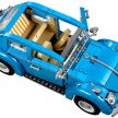 Lego Creator Volkswagen Beetle lengkap dengan para bumbung, bakul berkelah dan papan luncur