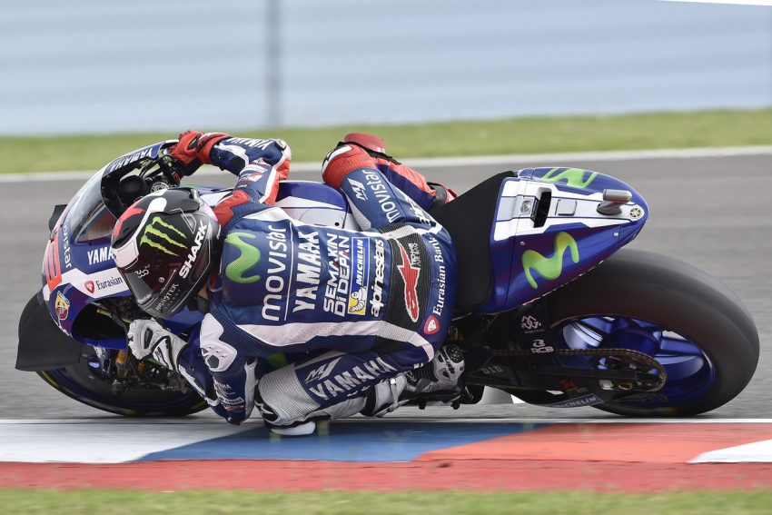 VIDEO: Jorge Lorenzo takes the Yamaha YZF-M1 simulator for a spin in Spain ahead of Catalunya GP 503166