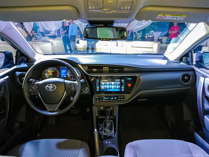 Toyota Corolla 2017 facelift diperkenalkan di Rusia 512261