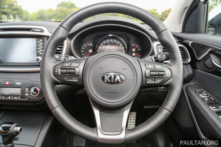 GALLERY: Kia Sorento – new UM vs previous-gen XM 510948