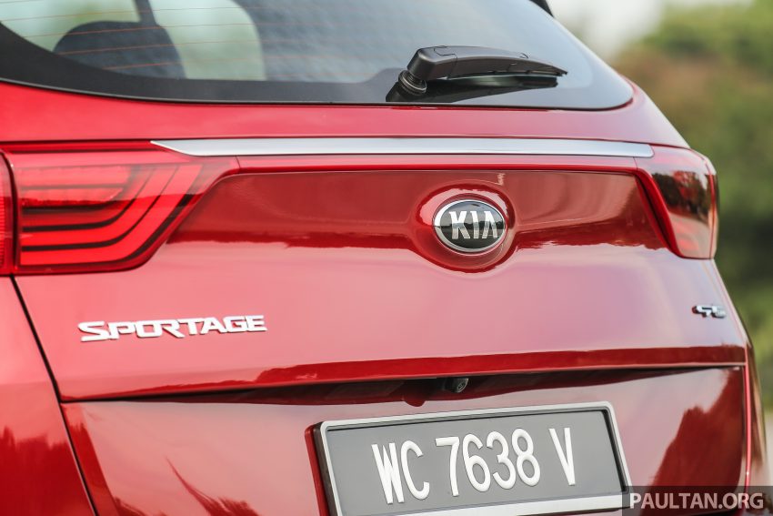 GALLERY: Kia Sportage – new QL together with old SL 510700