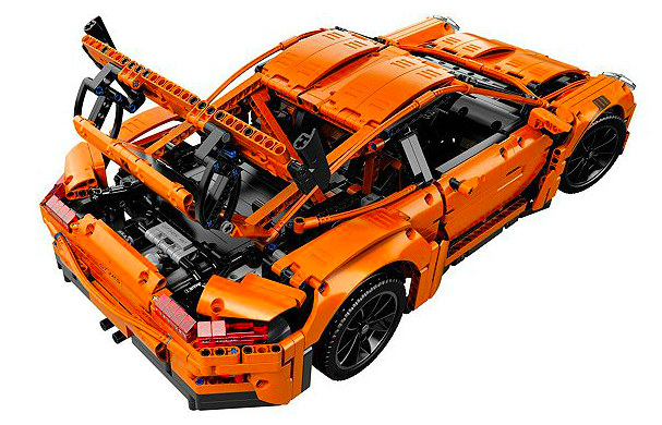 2016 Lego Technic Porsche 911 GT3 RS kit instant hit worldwide – 2,704 pieces, 600-page manual Image #503493