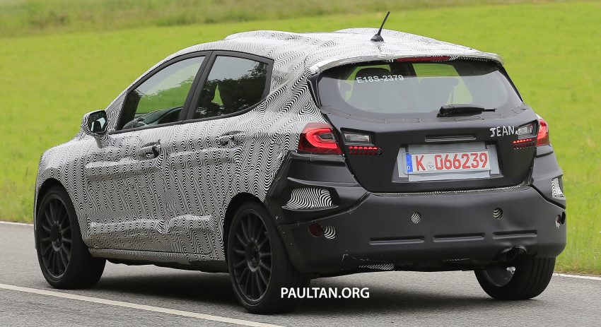 SPIED: 2017 Ford Fiesta ST wearing five-door body 511228