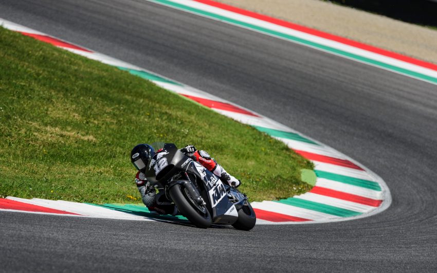 2016 KTM RC16 MotoGP racebike testing in Mugello 516648